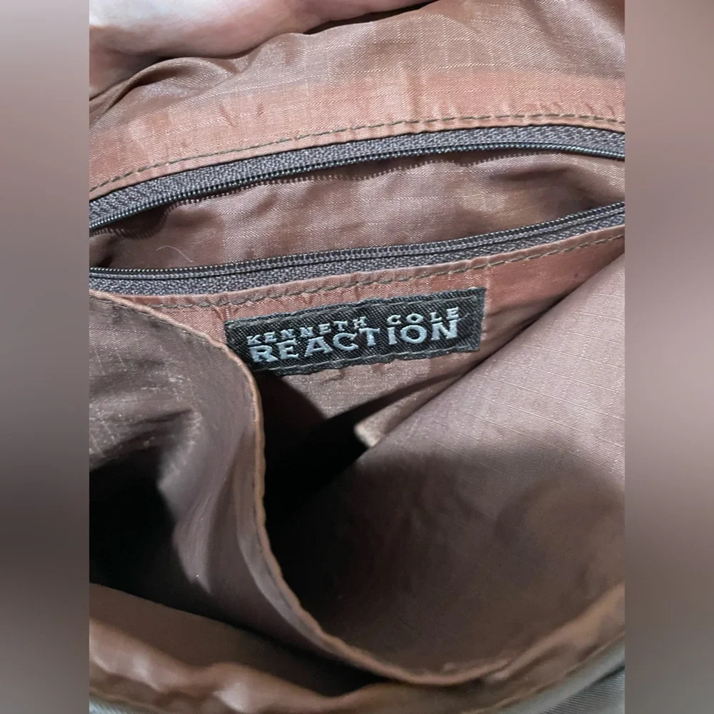 Kenneth Cole Reaction Dark Brown Messenger Bag